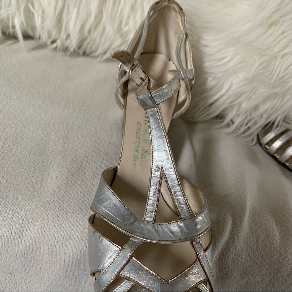 Antique 1920s Silver Leather T-Strap Art Deco Heels - Picture 8 of 16